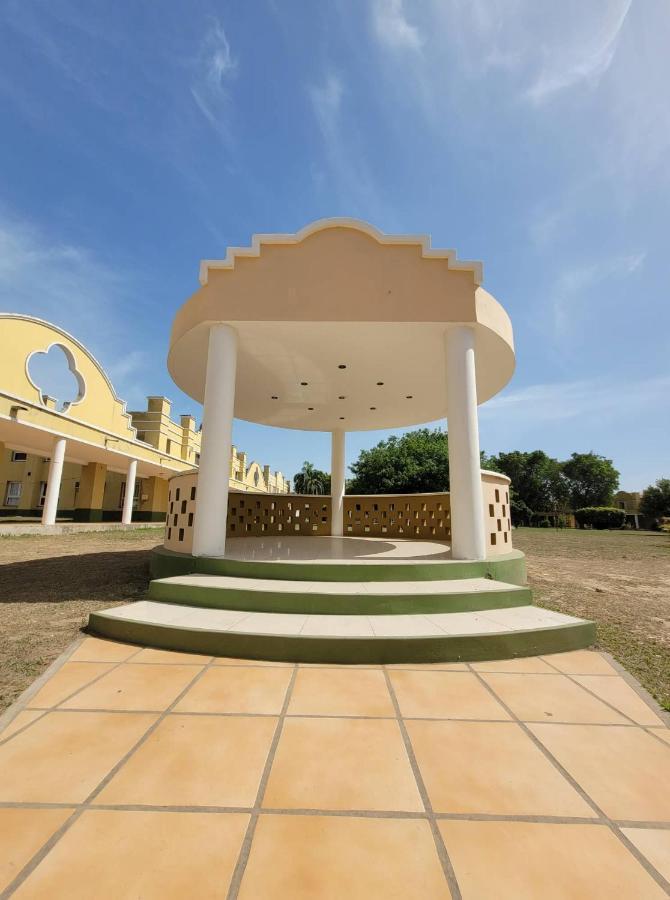 Hotel Portico Norte Tartagal Esterno foto