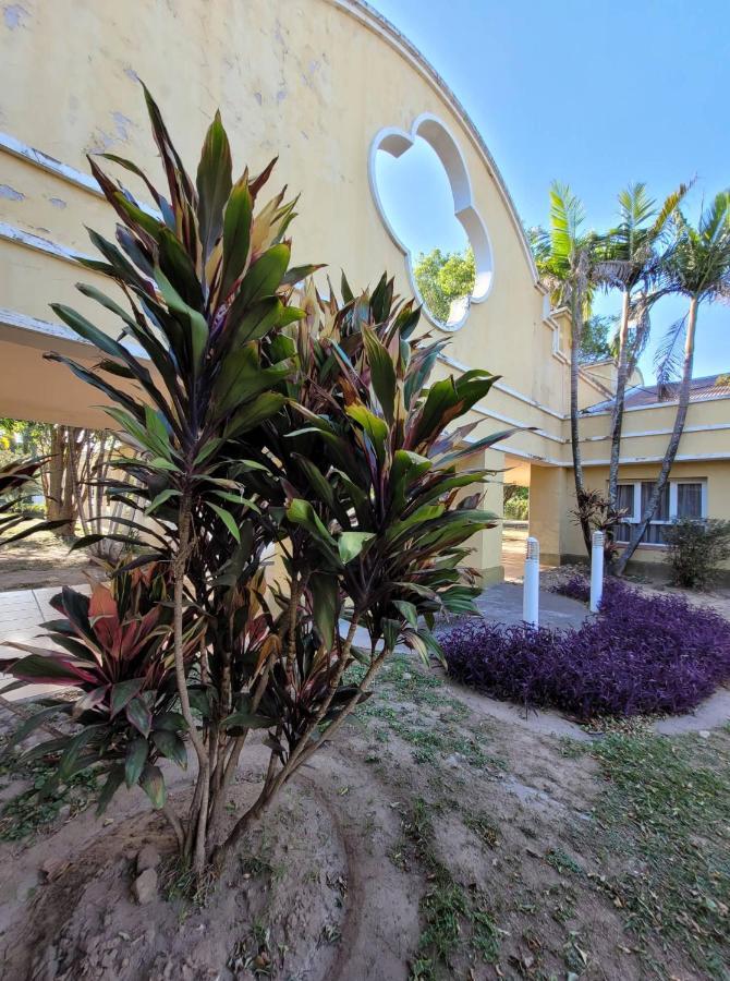 Hotel Portico Norte Tartagal Esterno foto