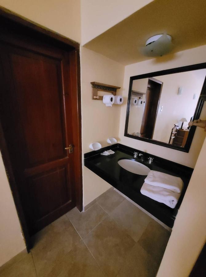 Hotel Portico Norte Tartagal Esterno foto
