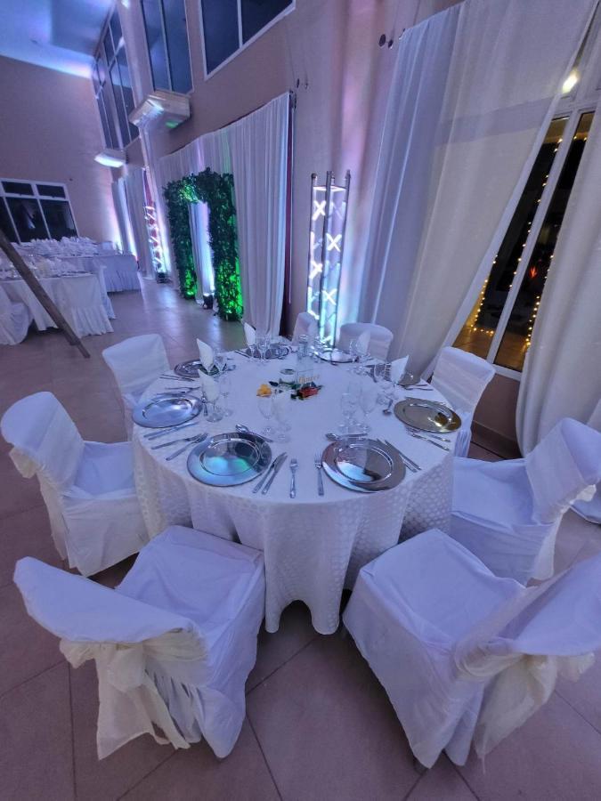 Hotel Portico Norte Tartagal Esterno foto